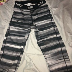 Nike Cropped Leggings